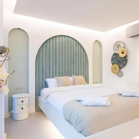 Villa Bling Excellence - Macthless With Indoor Swimpool In Hisaroenue *